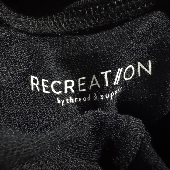 NWT Women Black Leggings W/Front Pockets- Recreation Thread & Supply- Exercise - Picture 8 of 8